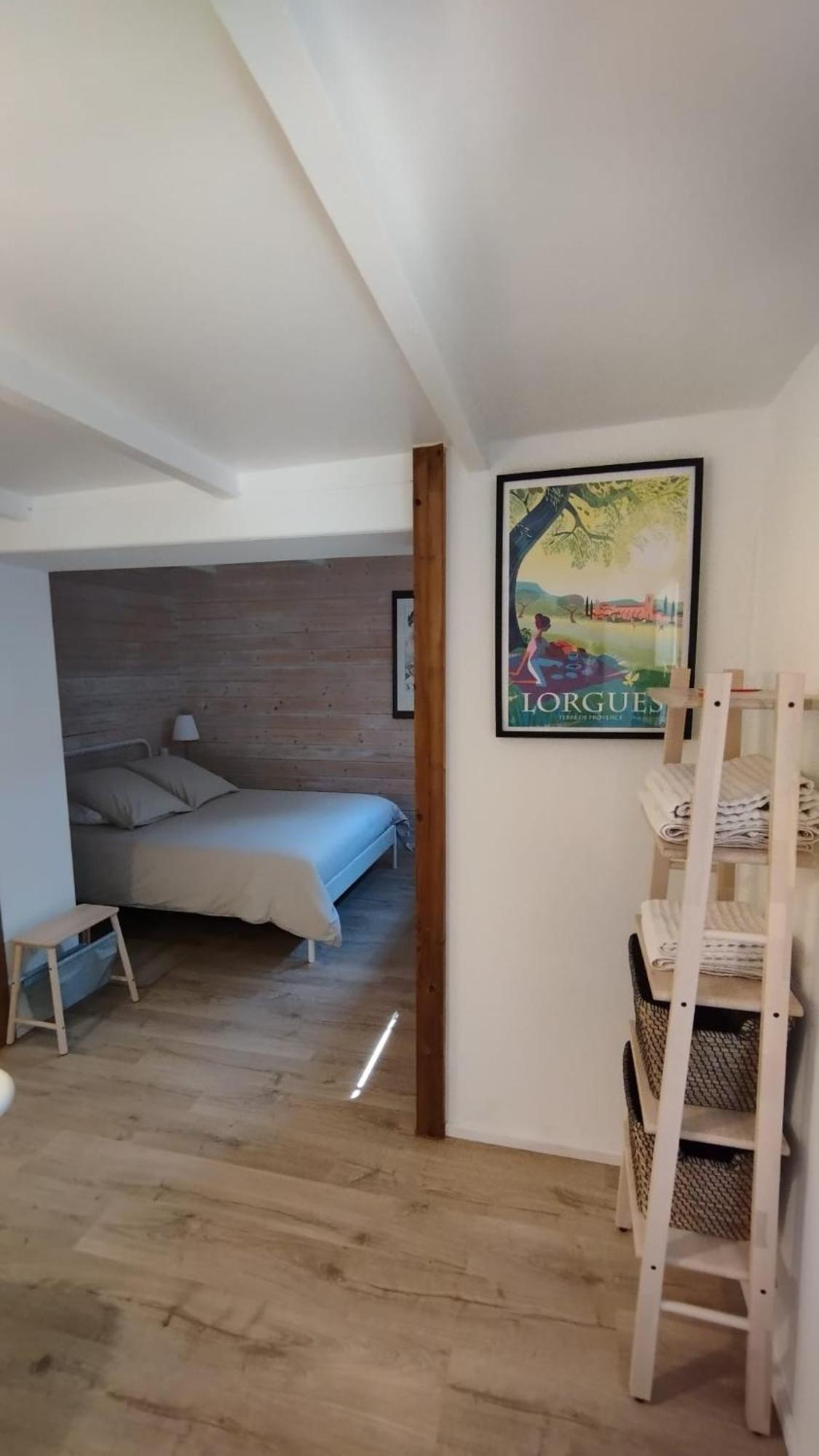 Entrecasteaux La Bergerie Des Colles B&B 외부 사진