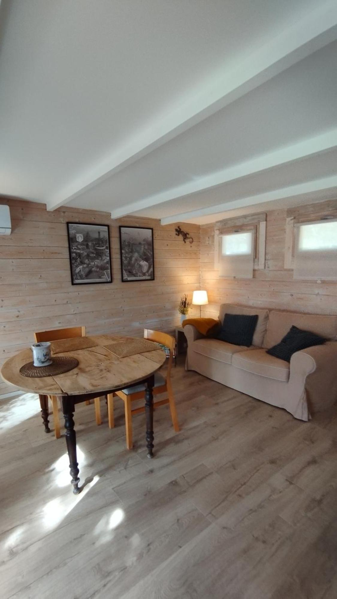 Entrecasteaux La Bergerie Des Colles B&B 외부 사진